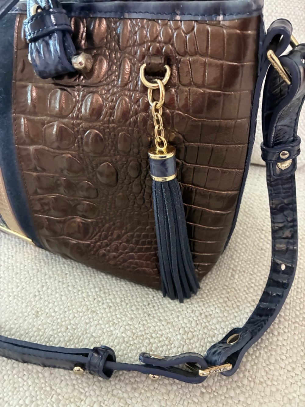 Brahmin EUC Medium Asher Leather Croc-Embossed Tote w/ Gold Hardware & Tassel - Picture 3 of 14